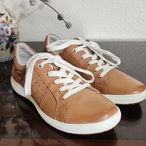 Josef Seibel Caren 01 Tan and White Sneakers